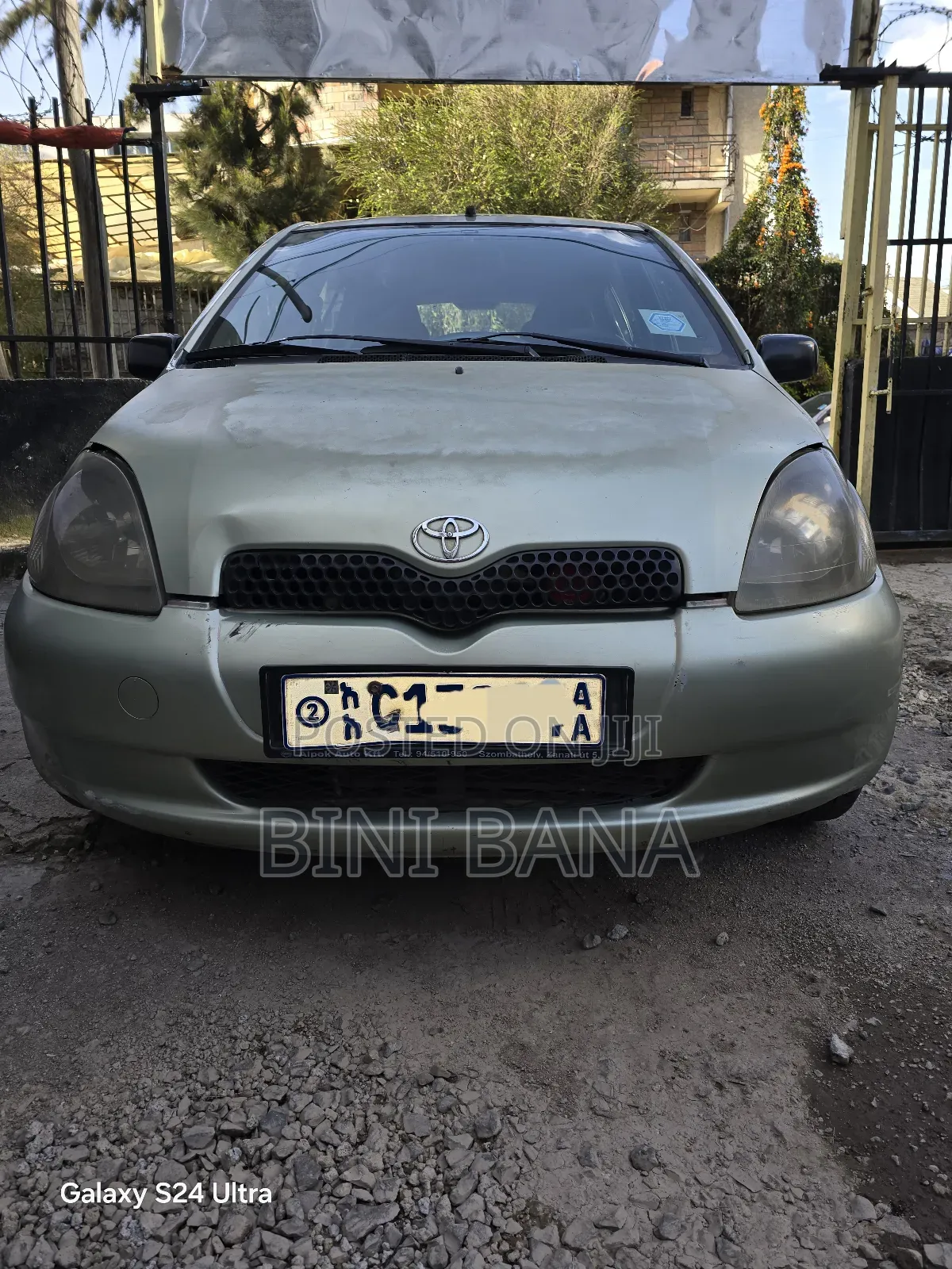 Toyota Vitz 2001 Gray