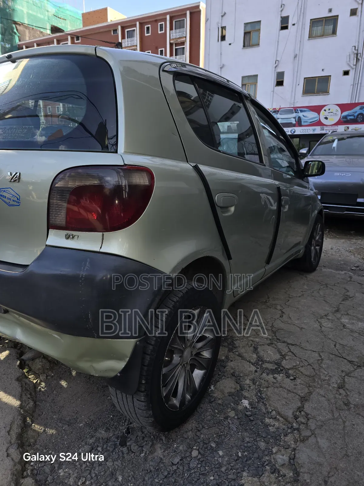 Toyota Vitz 2001 Gray