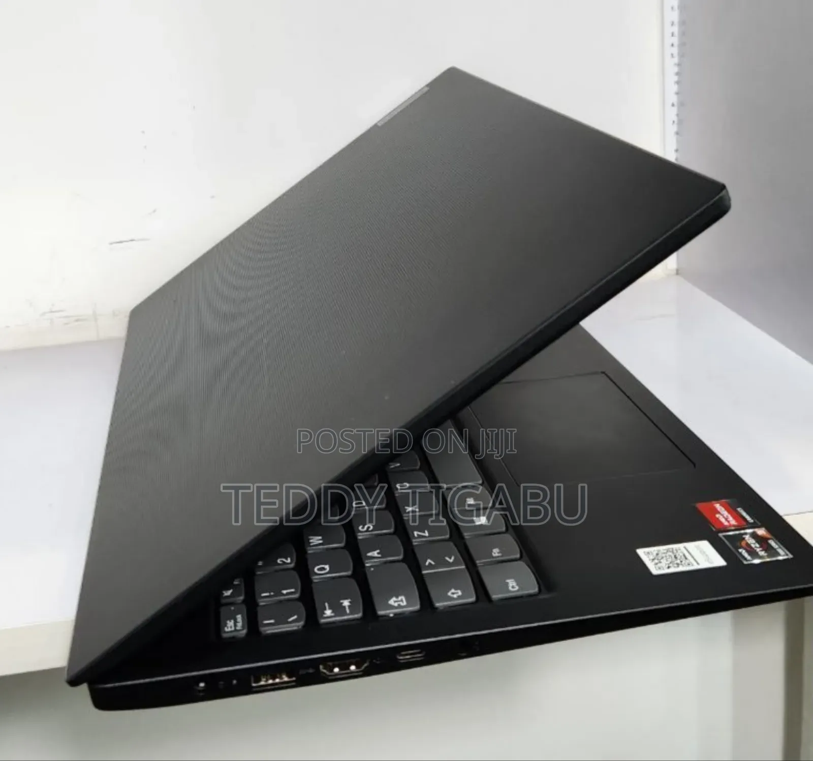 New Laptop HP 8GB AMD Ryzen 3 SSD 256GB