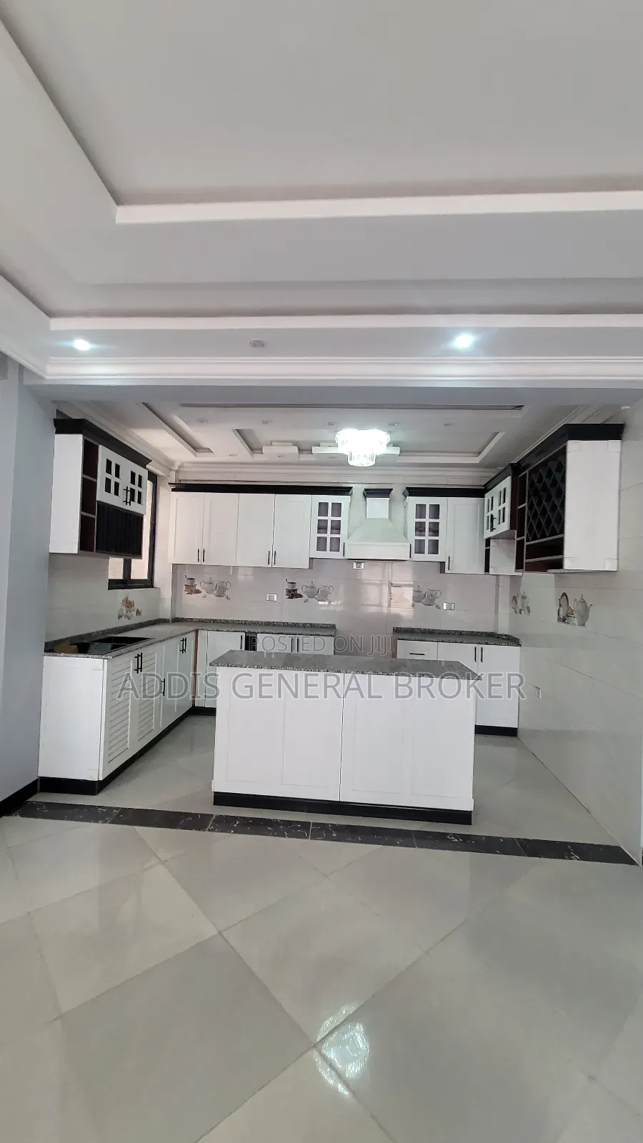 7bdrm House in ለቡ, Nifas Silk-Lafto for sale