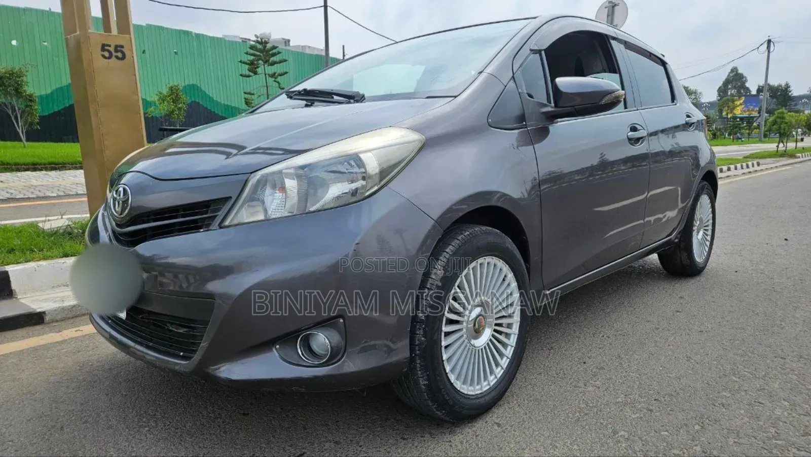 Toyota Yaris 2011 Gray