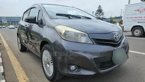 Toyota Yaris 2011 Gray