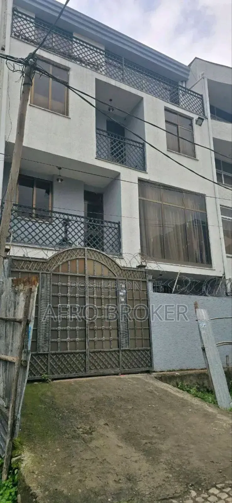 Furnished 5bdrm House in Garment 72, Nifas Silk-Lafto for sale