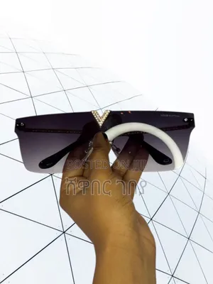 Photo - Louis Vuitton Shield Sunglass