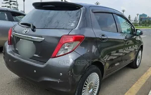 Toyota Yaris 2011 Gray