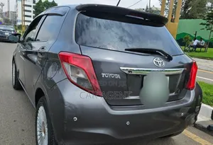 Toyota Yaris 2011 Gray