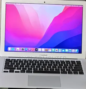 Photo - New Laptop Apple MacBook Pro 2017 8GB Intel Core I7 SSD 512GB