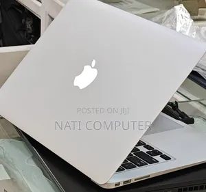 New Laptop Apple MacBook Pro 2017 8GB Intel Core I7 SSD 512GB