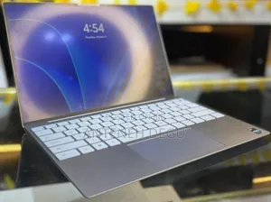 New Laptop Dell XPS 13 8GB Intel Core I5 SSD 512GB