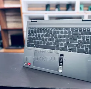 New Laptop Lenovo Yoga 7i 8GB AMD Ryzen 5 SSD 512GB