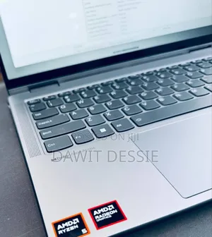 New Laptop Lenovo 8GB AMD Ryzen 5 SSD 512GB