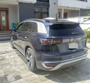 Volkswagen ID.6 2023 Gray