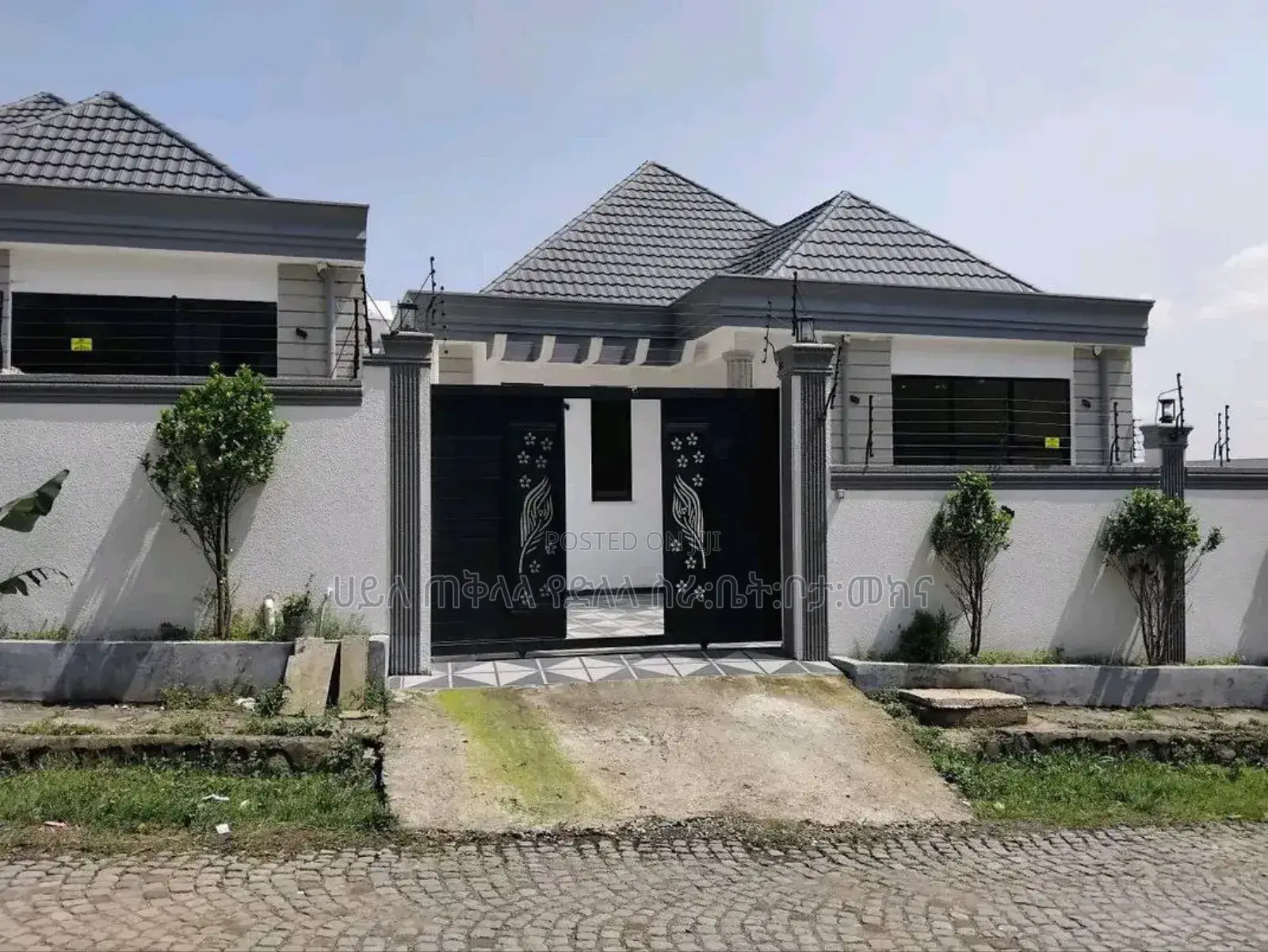 Furnished 5bdrm Villa in አያት አካባቢ ለመኖርያ ምቹ, Yeka for sale