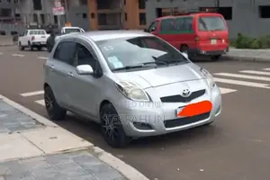 Photo - Toyota Yaris 1.0 VVT-i 2008 Silver