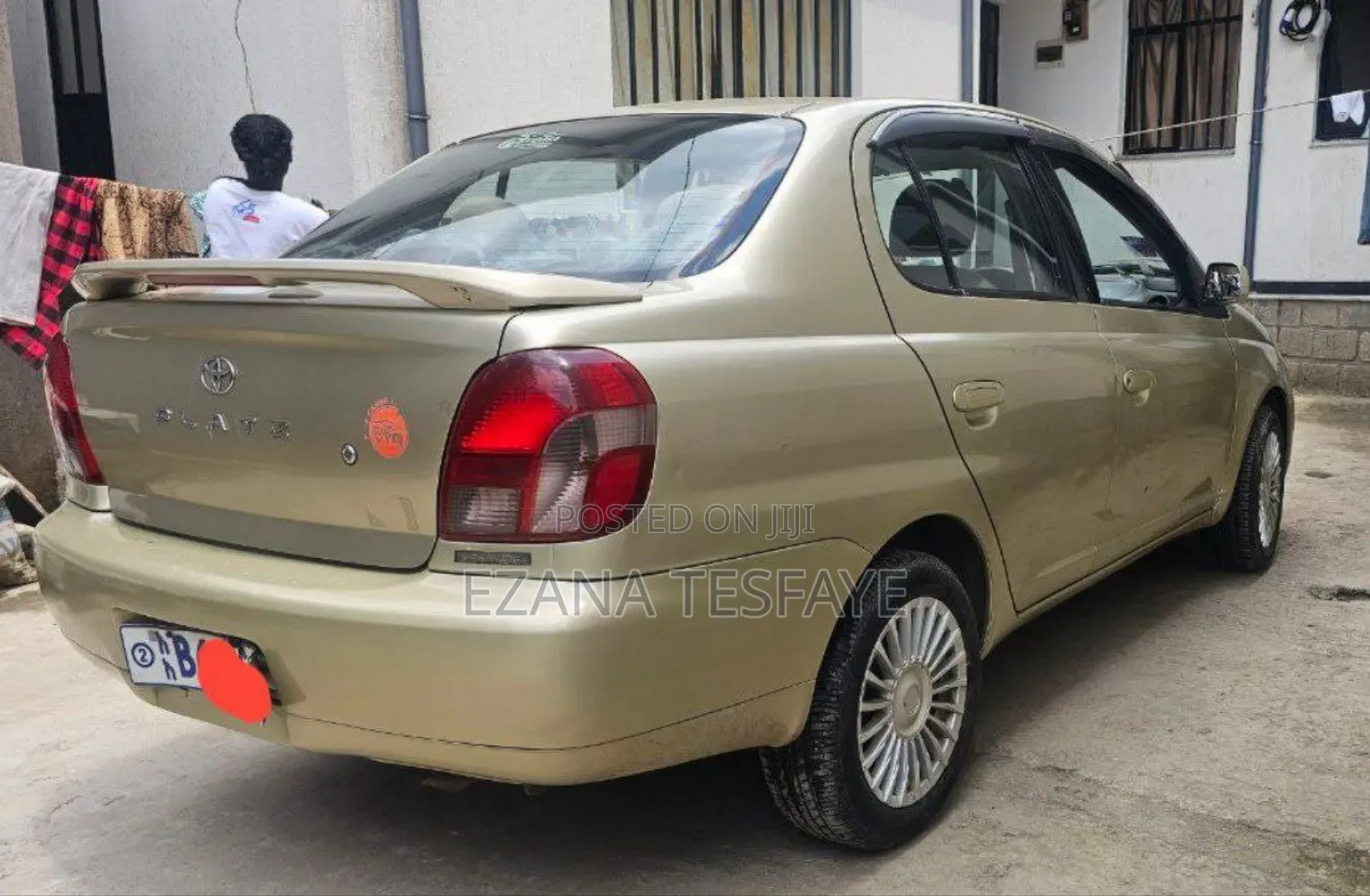 Toyota Platz 2001 Gold