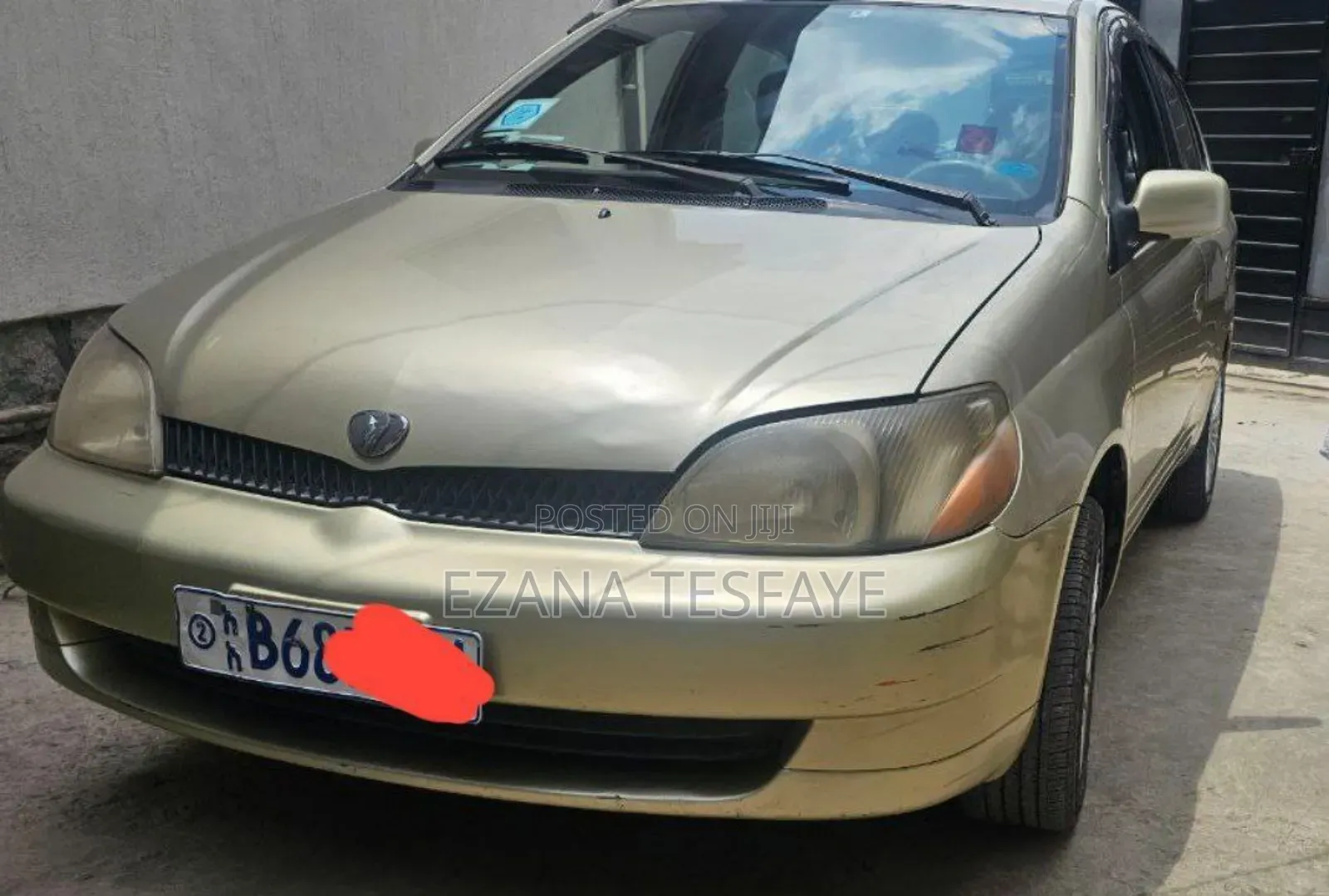 Toyota Platz 2001 Gold