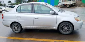 Toyota Platz 1.0 FWD 2001 Silver