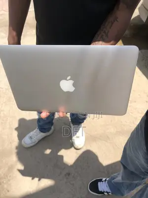 Laptop Apple MacBook Air 4GB Intel Core I5 SSD 128GB