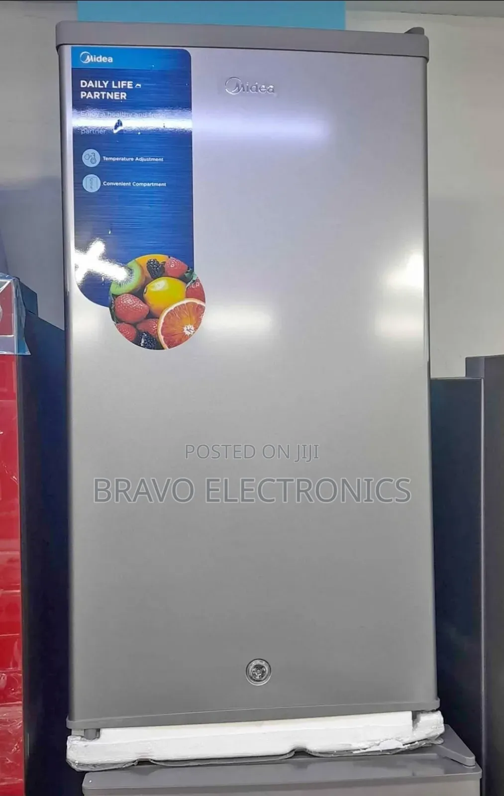 Midea Mini Refrigerator – Compact Cooling Power!