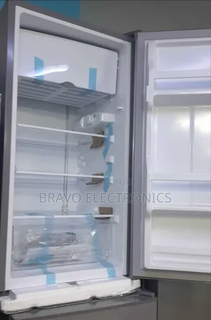 Midea Mini Refrigerator – Compact Cooling Power!