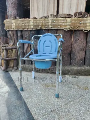 Photo - Removable Popo Commode Wheelchair肢啊bath Tab Commode Chair輕輕commode New