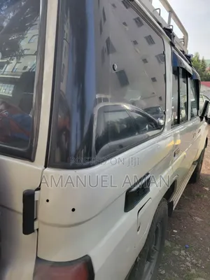 Toyota Land Cruiser 2003 White