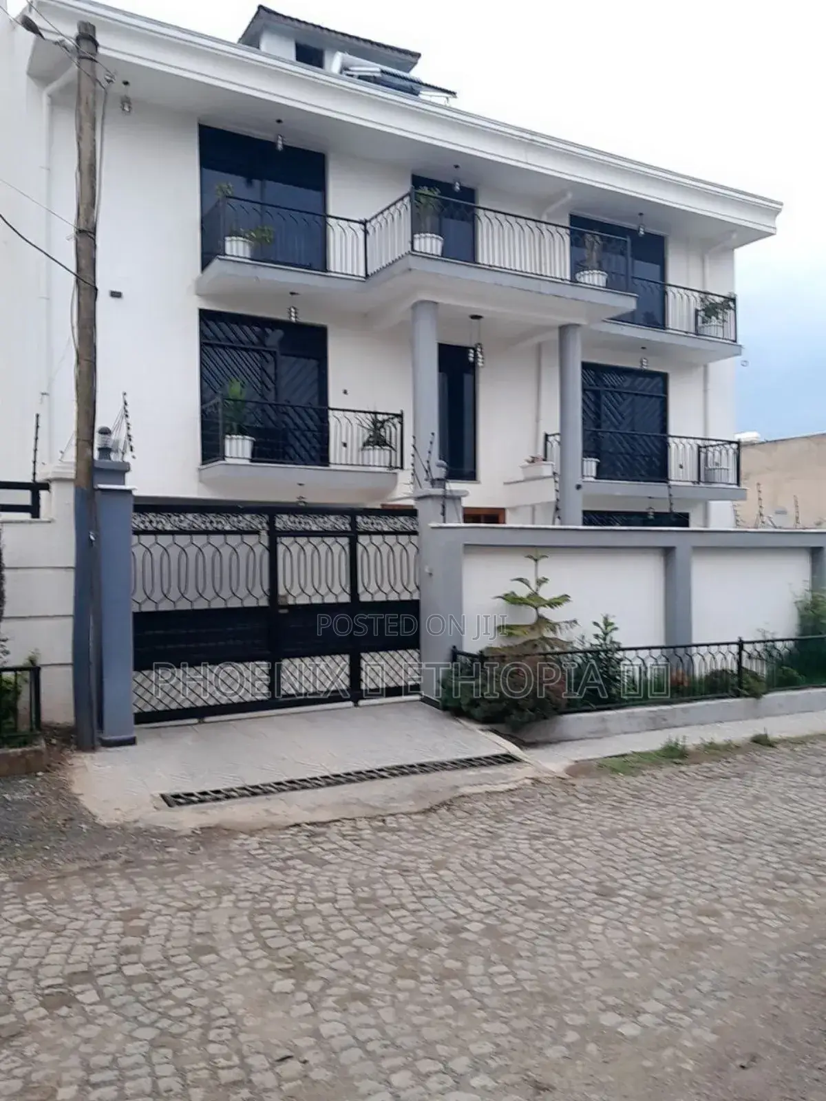 Furnished 2bdrm House in Ayat Compound, Yeka for sale