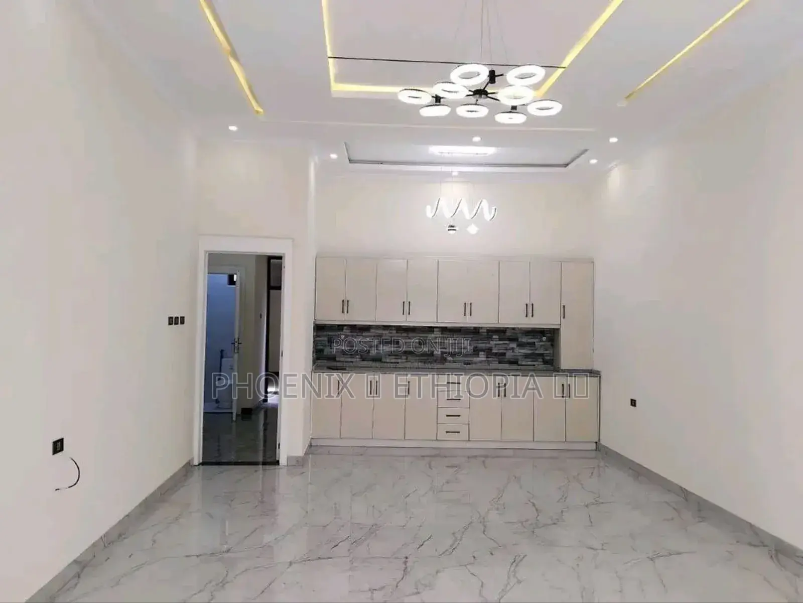 Furnished 5bdrm House in Ayat Compound, Yeka for sale