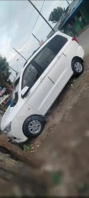 Photo - Wuling Hongguang S 2020 White