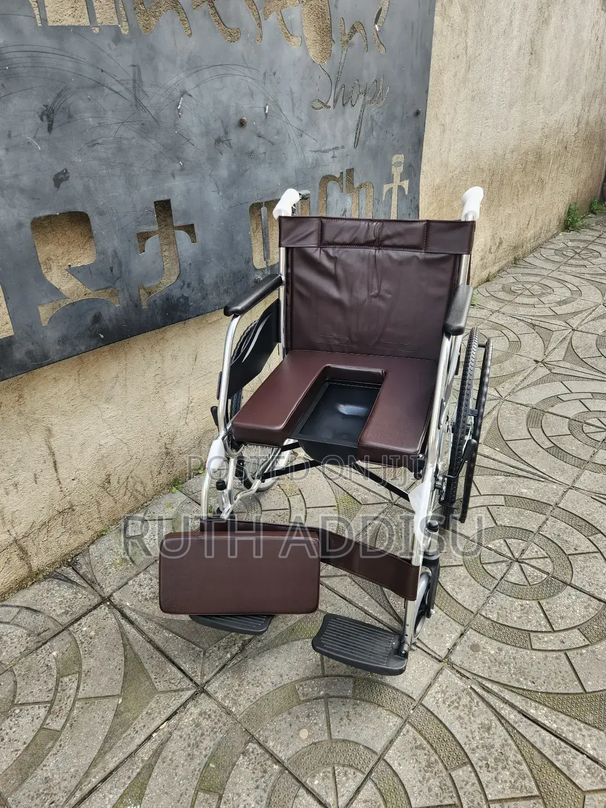 Wheelchair推薦brand New Packed Wheelchair搶走wheelchair晁考wheelchair New