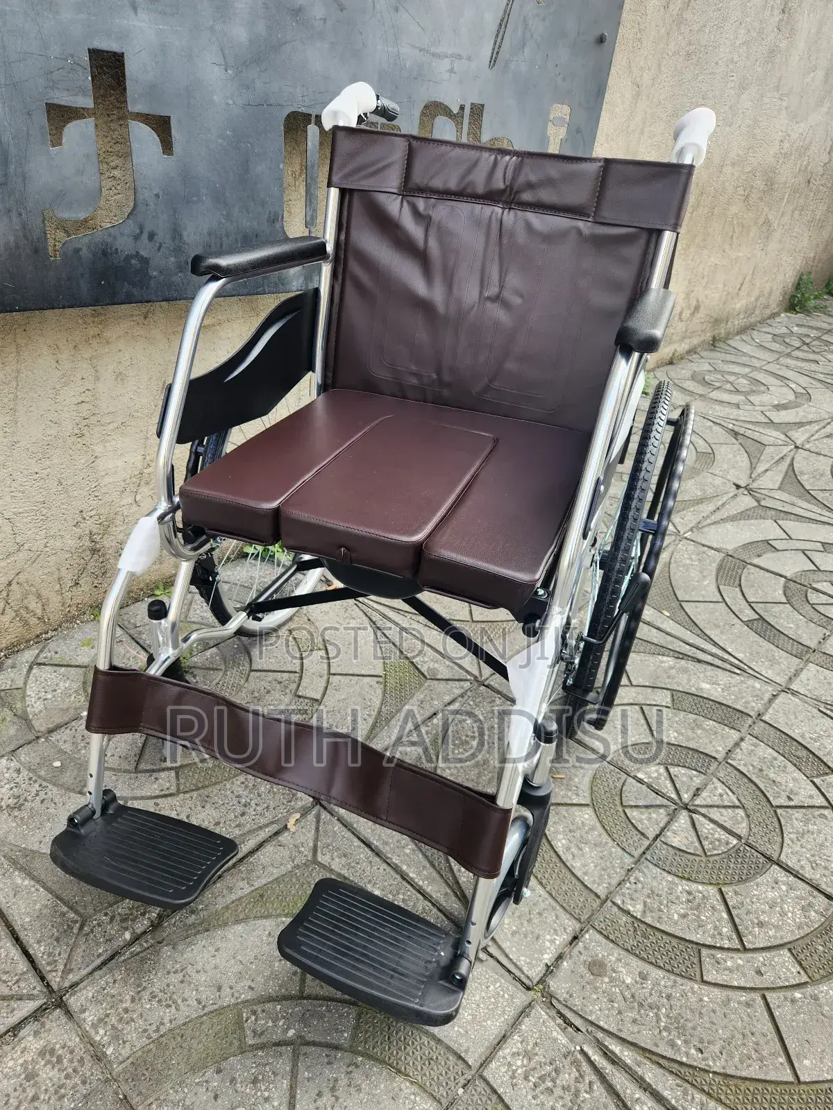 Wheelchair Commode希求wheelchair擬作wheelchair映你wheelchair Commode New