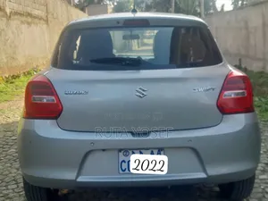 Suzuki Swift 2022 Silver