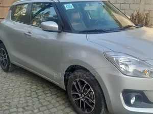 Suzuki Swift 2022 Silver