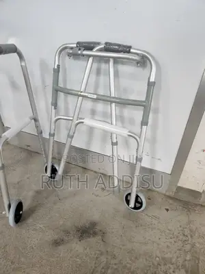 Photo - Folded Walker腕帶walking Frame鳵的brand New Walker㫵是brand New Walker Top