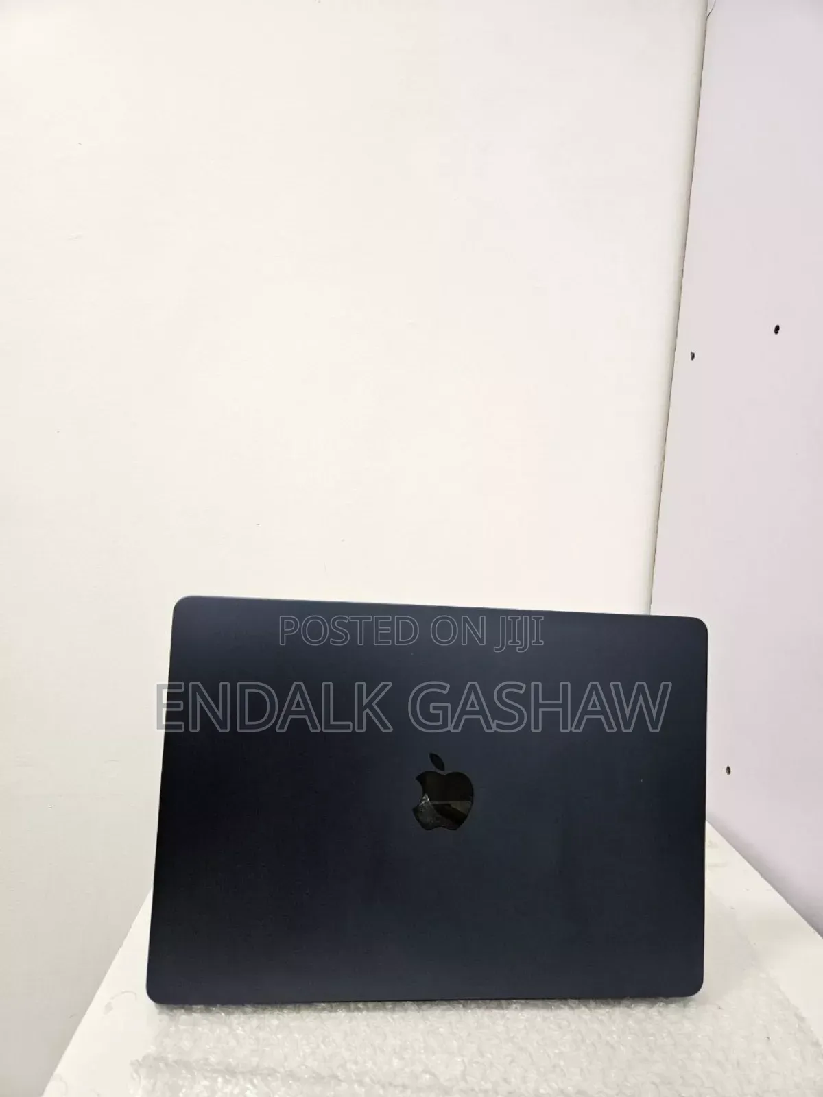 New Laptop Apple MacBook Air 2022 M2 8GB Apple M2 SSD 512GB