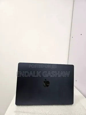 Photo - New Laptop Apple MacBook Air 2022 M2 8GB Apple M2 SSD 512GB