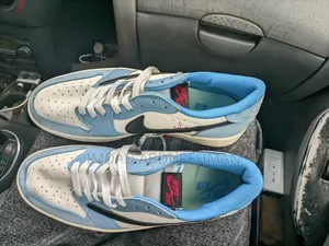 Jordan 1 Dunk Travis Scott