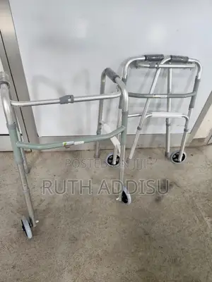 Photo - Medical Walker軍人foldable Heavy Duty Walker𣋡好medical Walker晁是walker