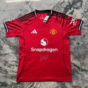 Photo - Manchester United Home Kit