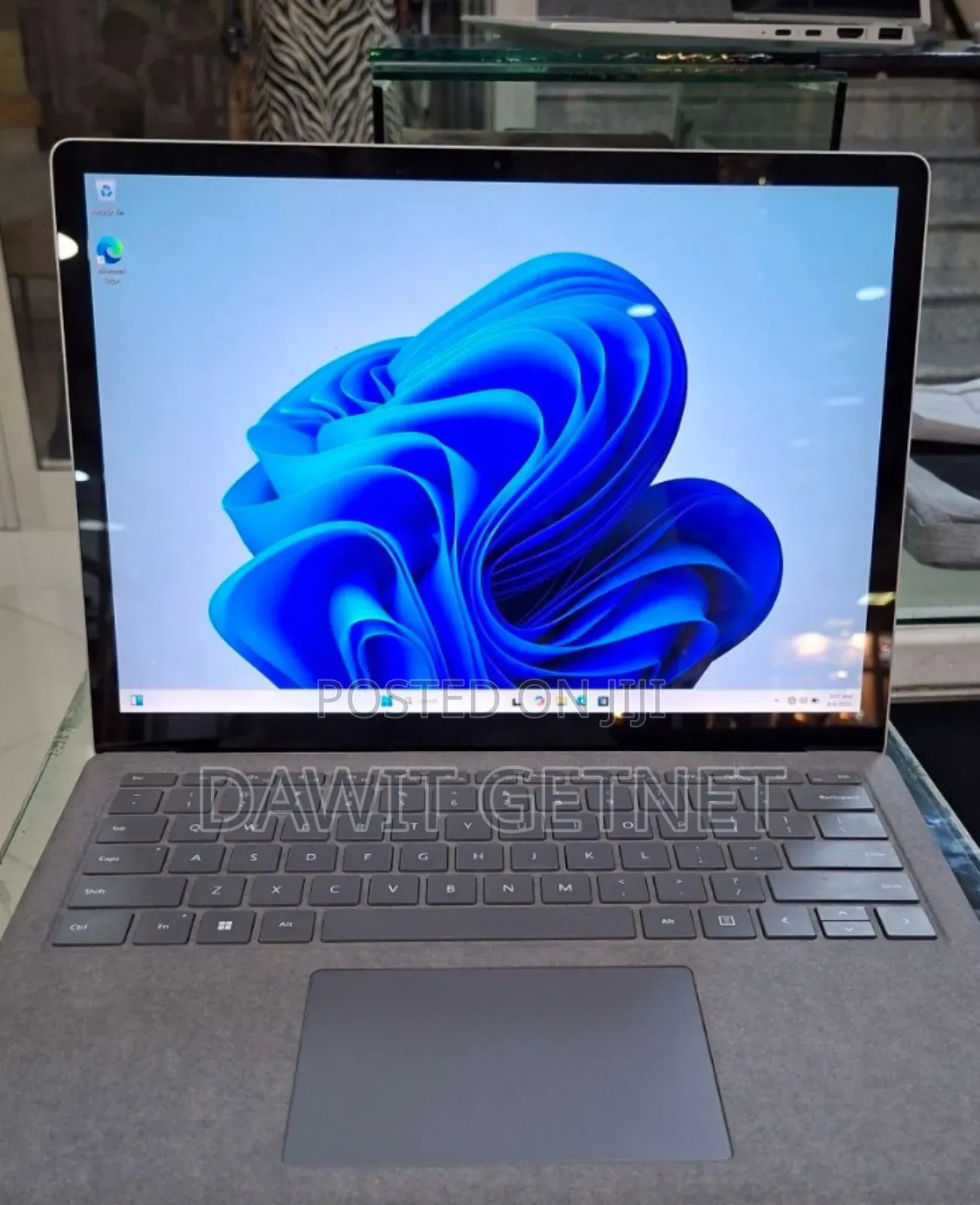New Laptop Microsoft Surface 16GB Intel Core I7 SSD 512GB
