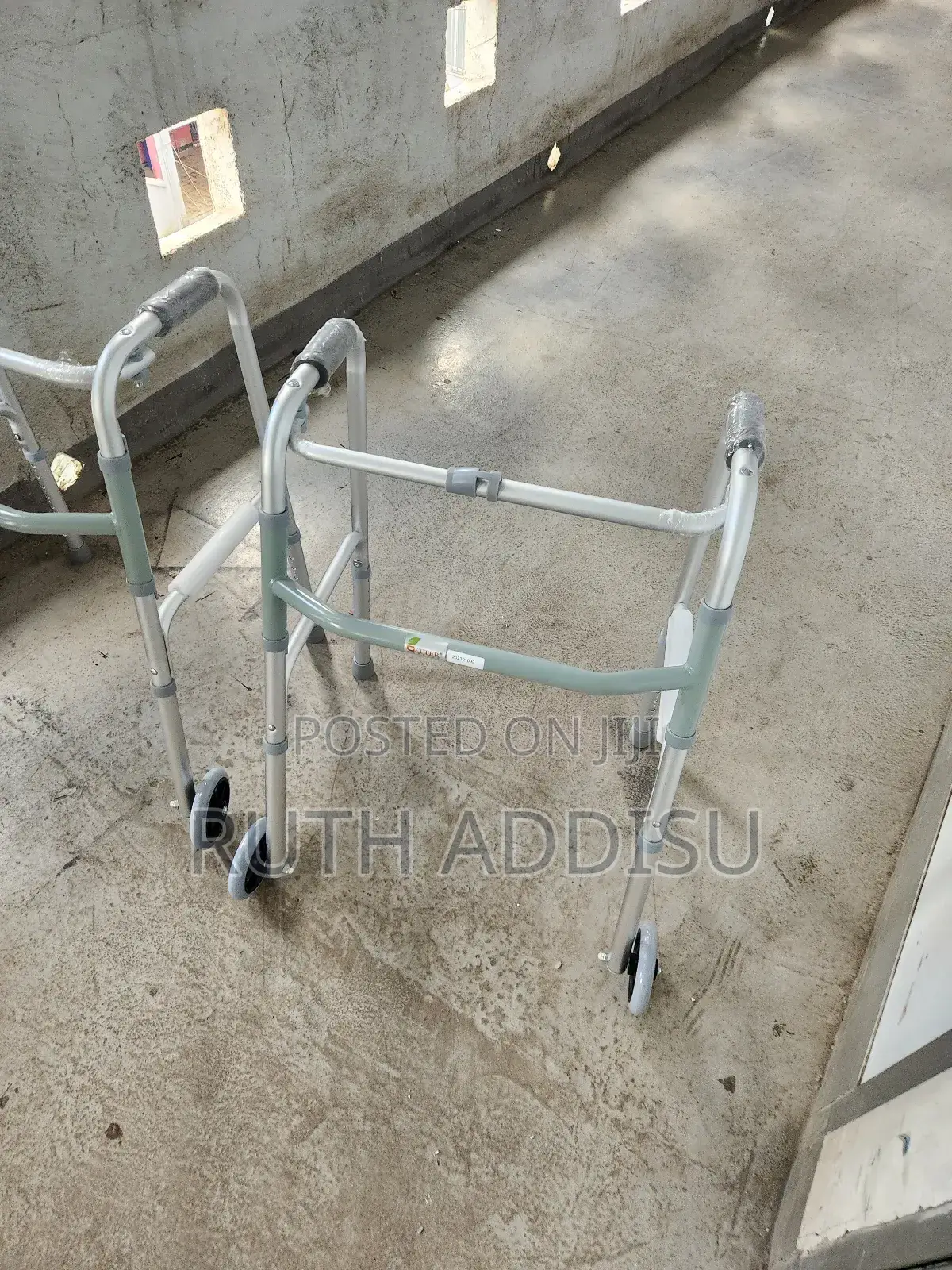 Walking Aid軍foldable Walker腱你walking