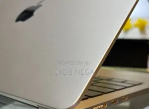 New Laptop Apple MacBook Air 2024 M3 13-Inch 16GB Apple M3 SSD 512GB