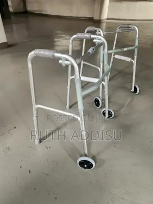 Photo - Foldable Walker重點medical Walker晁不heigh Quality Walker建立walking Aid New