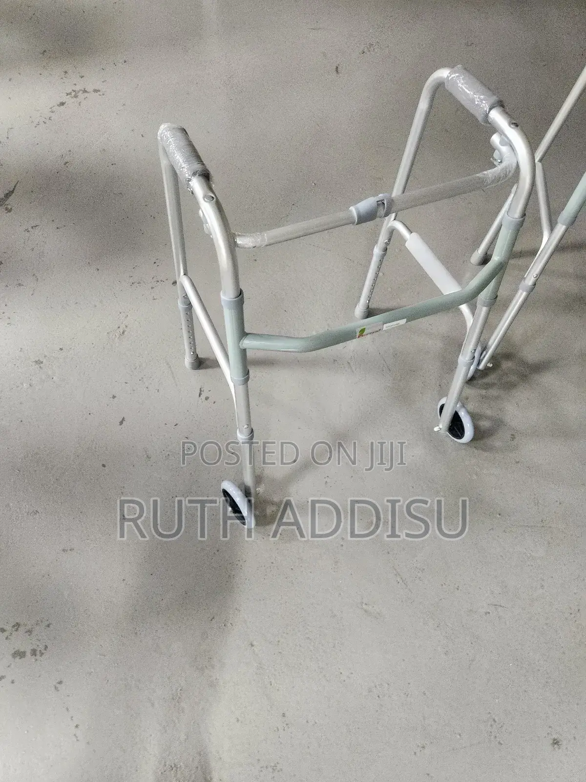 Brand New Walker較大heigh Quality Walker軟件walking Aid Smart Walker