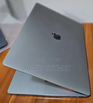 Photo - New Laptop Apple MacBook Pro 2019 16GB Intel Core I9 SSD 1T