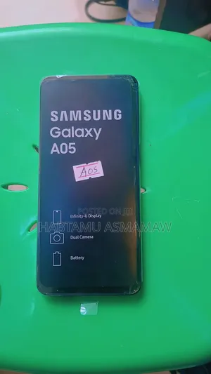 Photo - New Samsung Galaxy A05 64 GB Black