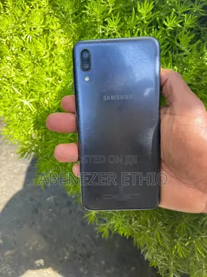 Photo - Samsung Galaxy A10 32 GB Black
