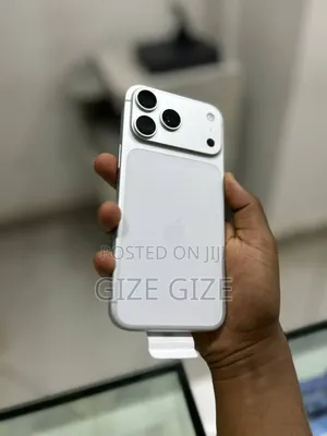 Photo - New Apple iPhone 17 Pro Max 256 GB White