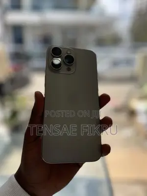 Photo - Apple iPhone 15 Pro Max 256 GB Silver