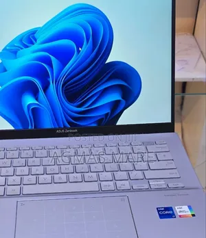 New Laptop Asus Zenbook 14 UX434 16GB Intel Core I7 SSD 512GB